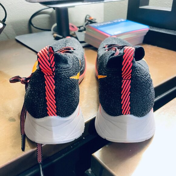 Nike Flyknit Zoom Fly Charcoal Crimson Yellow Womens Running 7.5 US 38.5 EUR - Picture 4 of 7